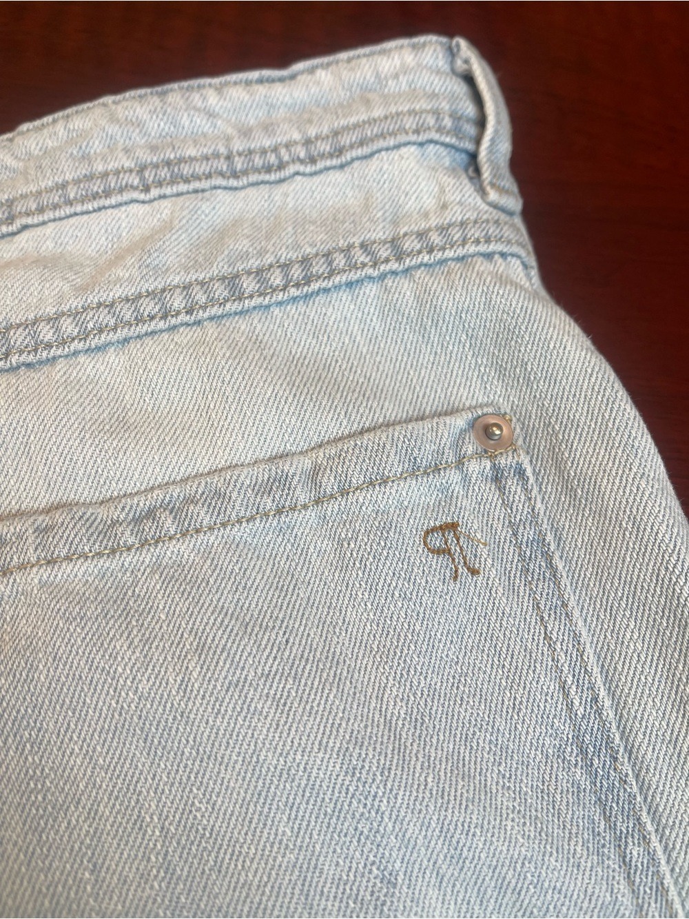 Pilcro Modern High-Waisted Baggy Barrel Jeans in Light Wash Denim Size 32 - Picture 4 of 12